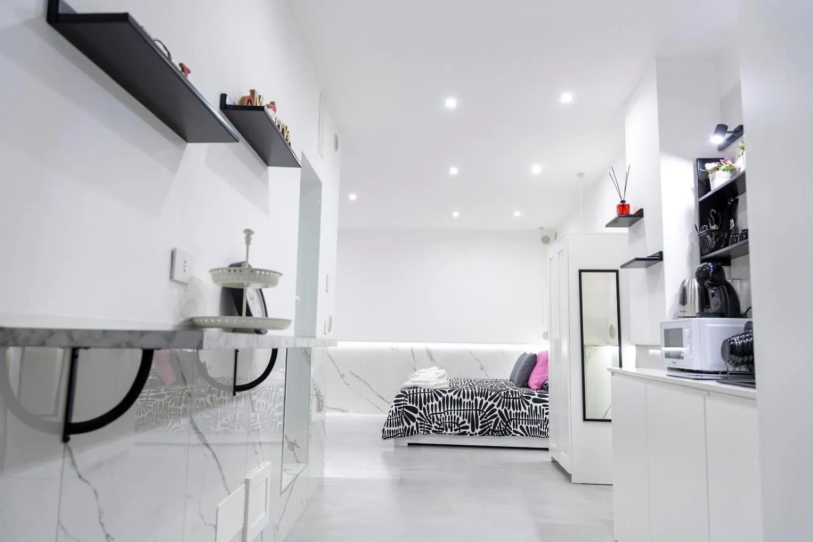 Antoine Suite Room Bari 0*,