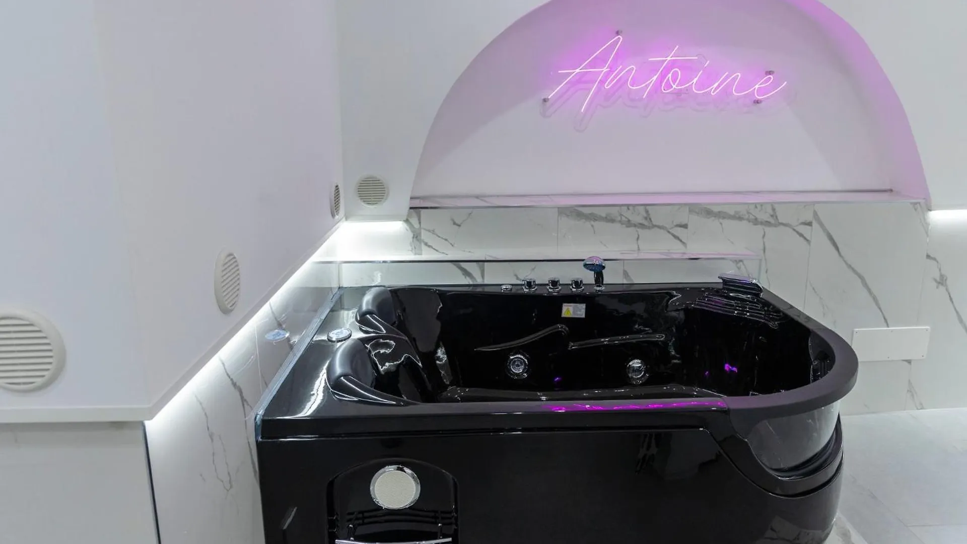 Antoine Suite Room Bari Italia